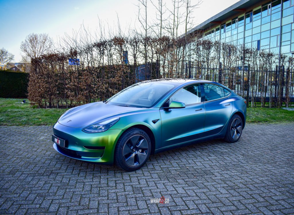 tesla-model-3-Teckwrap-Golden-Blue-Viridian-car-wrapping-cost-wrap-and-go10