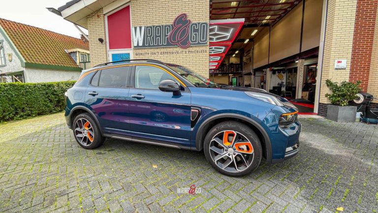 lynk-&-co-wrappen-oranje-details-blauwe-delen-wrap-and-go21