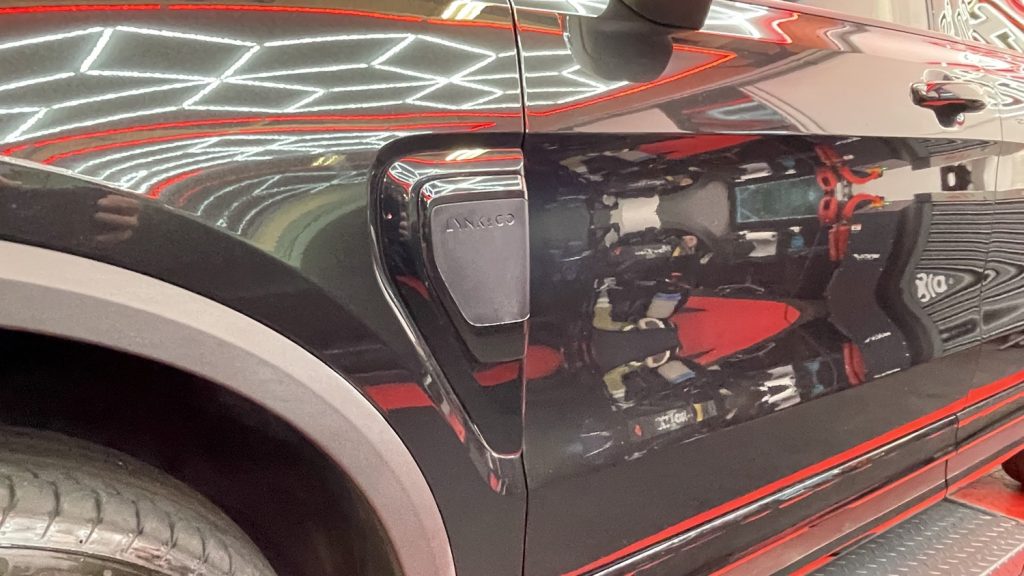 Lynkl & Co chrome delete hoogglans