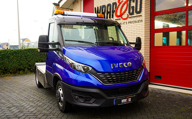 iveco vrachtwagen blauwe wrap