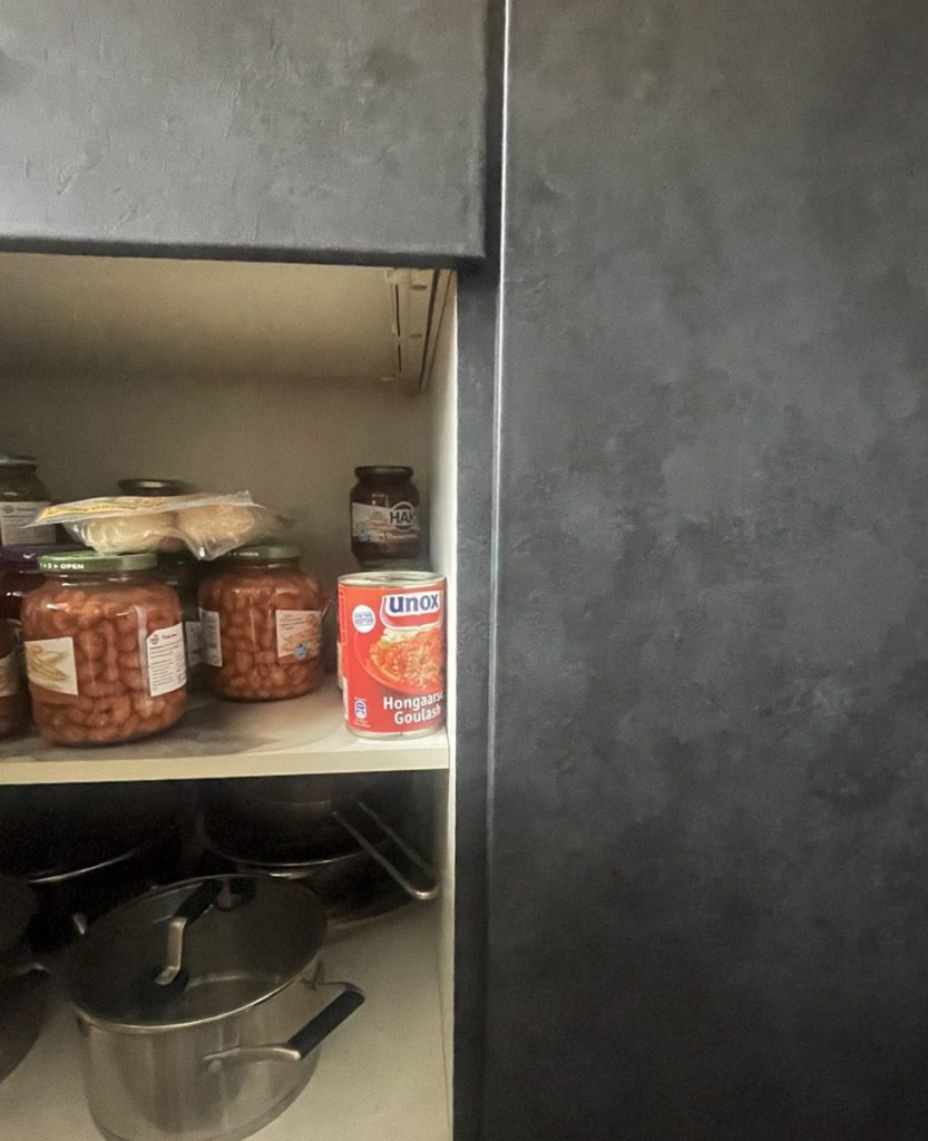 keukenkastje gewrapt