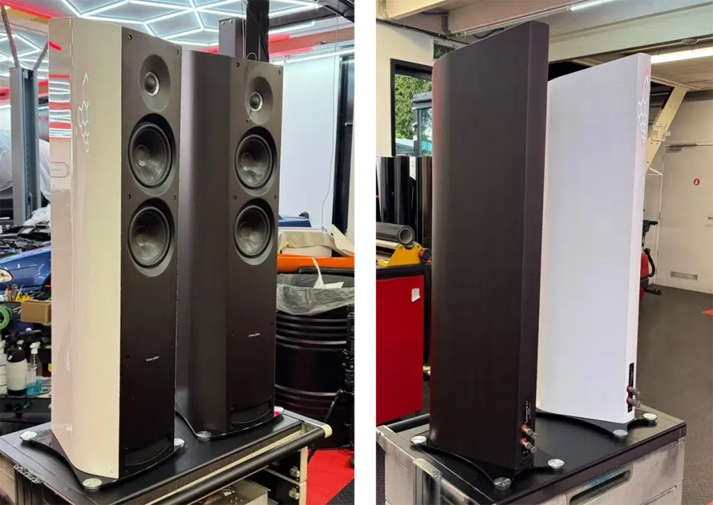 speakers met en zonder houtwrap